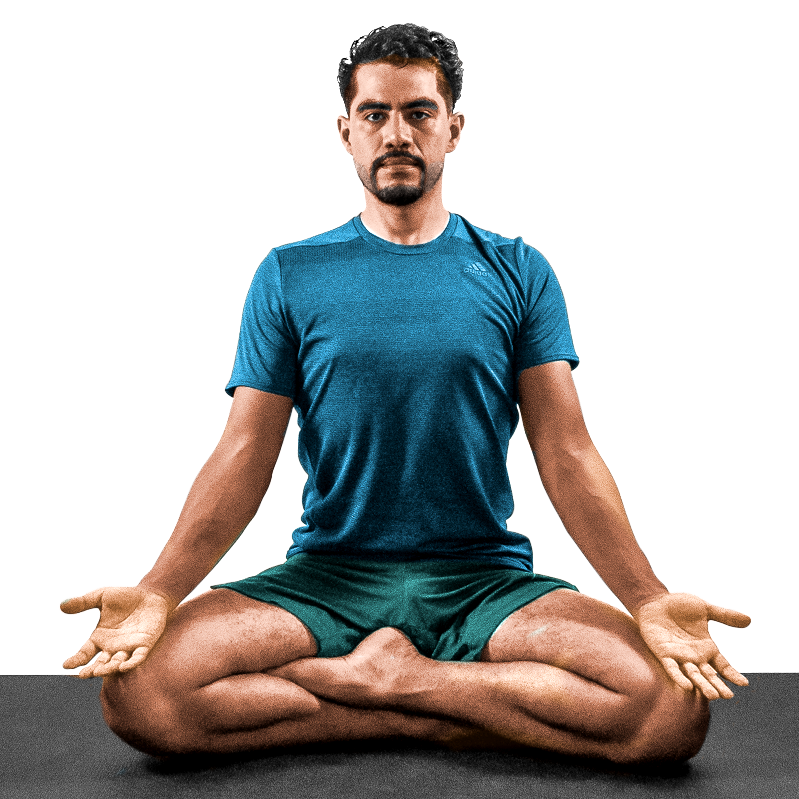 Edgar Sotelo, maestro de yoga Iyengar, practicando siddhasana